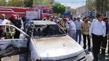 لحظه آتش گرفتن خودرو پژو ۴۰۵ در پمپ بنزین کرمان + فیلم