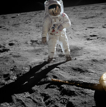 فیلم قدیمی و دیده نشده از لحظه فرود آپولو ۱۱ بر سطح ماه ۵۵ سال پیش + فیلم