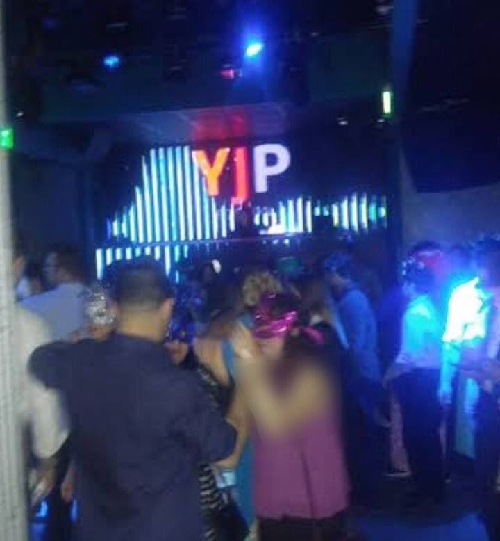 جنجال عکس یک دختر نیمه برهنه در خیابانهای تهران