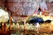 ویدئو حیرت انگیز از زیباترین غار آبی و خشکی دنیا