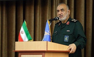 سردار سلامی: ایران با جنگ قوی‌تر شد/ ما رسما اعلام کردیم که می‌زنیم
