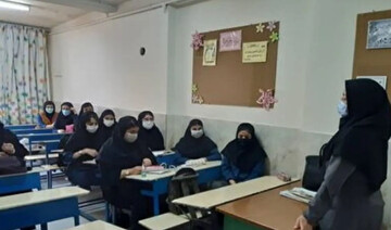 هدیه های عجیب دانش آموزان در روز معلم سوژه شد + عکس