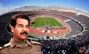 حضور عجیب یک نفر با گریم صدام حسین در ورزشگاه آزادی! + فیلم