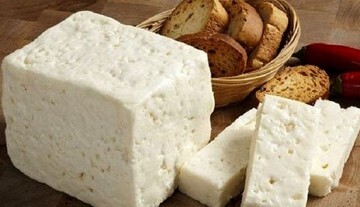 ۴ مشکل مصرف زیاد پنیر