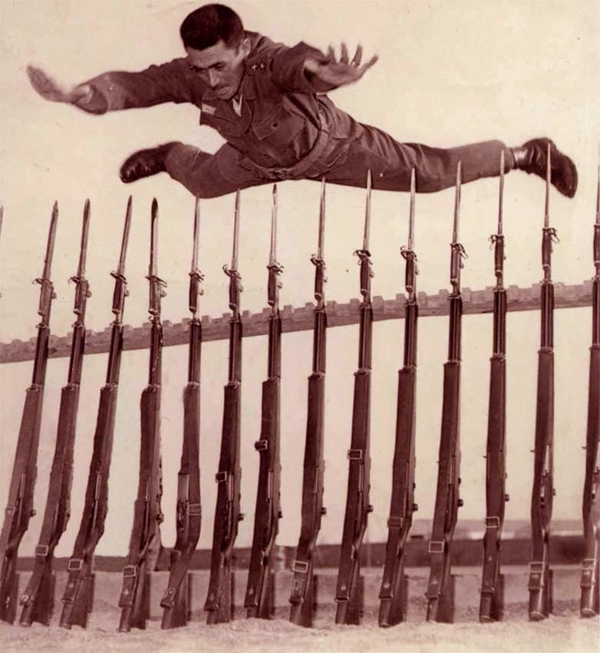 اولین سربازان عراقی را چه کسی برای ایران اسیر کرد؟ / شیر صحرا کیست؟ + تصاویر