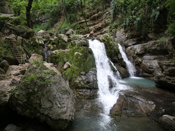 آبشار شیرآباد؛ بهشتی برای طبیعت‌گردان