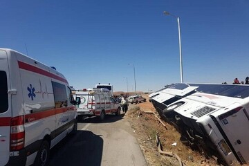 واژگونی اتوبوس مسافربری کرمانشاه + مصدومیت ۱۱ نفر