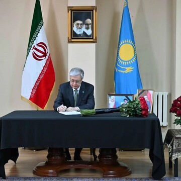 حضور رئیس‌جمهور قزاقستان در سفارت ایران / رئیسی یک دولتمرد برجسته بود