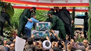 حضور دبیرکل حزب الله لبنان در مراسم تشییع پیکر رئیس جمهور و همراهانش + فیلم