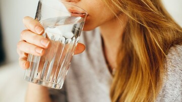 فواید نوشیدن آب گرم و سرد برای بدن