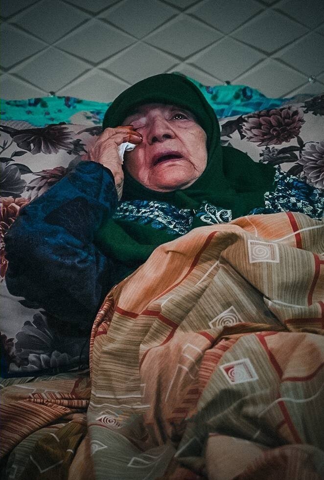 اشک‌های مادر رئیس‌جمهور در فراق پسرش