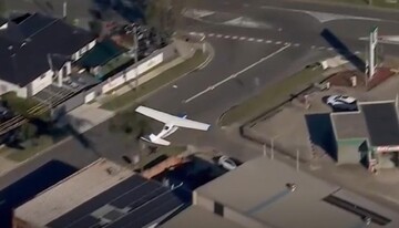 ویدئو دلهره آور از لحظه فرود سخت یک هواپیما در سیدنی استرالیا + اگر فوبیا پرواز دارید نبینید!