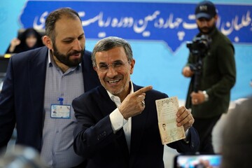 واکنش جالب محمود احمدی نژاد به قهرمانی پرسپولیس | آیا احمدی نژاد پرسپولیسی است؟ / فیلم