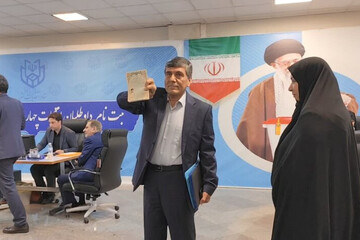 ضرغام صادقی در چهاردهمین دوره انتخابات ریاست جمهوری ثبت نام کرد