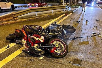 لحظه تصادف وحشتناک دو موتورسوار در چهارراه نخ ریسی مشهد + فیلم