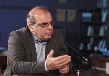 عباس عبدی: تفاوت پزشکیان با نامزدهای دیگر این است که عدم تخصص در این حوزه را صادقانه ابراز می‌کند
