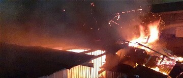 آتش‌سوزی یک فروشگاه مبل در جنوب تهران