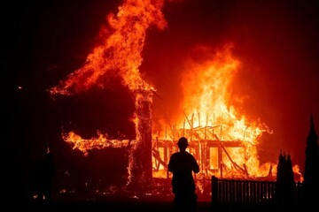دستور تخلیه کالیفرنیا درپی آتش سوزی وحشتناک
