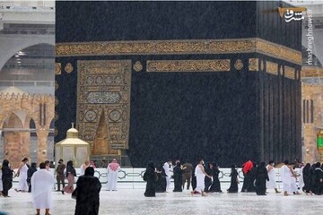 بارش باران در مسجد الاحرام + فیلم