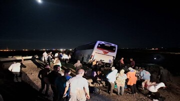 تصادف اتوبوس مسافربری در قزوین/  ۳۹ نفر مصدوم شدند