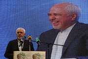 واکنش ظریف به درگیری در کاشان هنگام سخنرانی‌اش