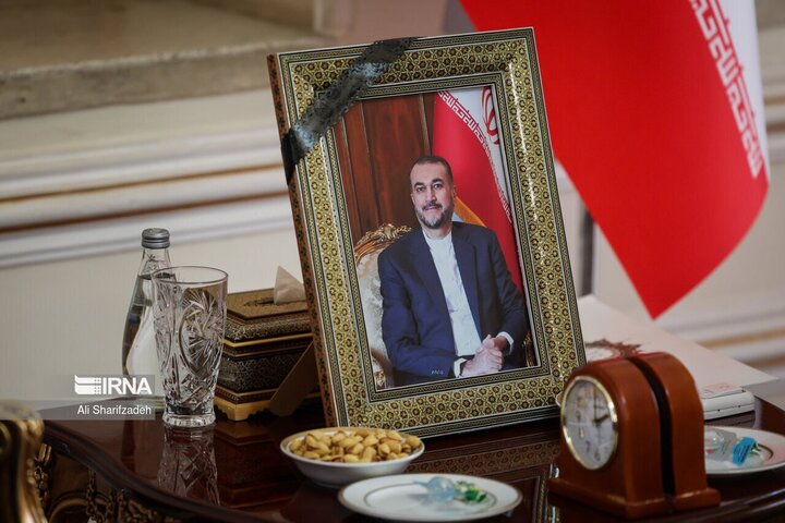 حضور داماد حداد عادل در مراسم چهلم وزیر خارجه شهید / عکس