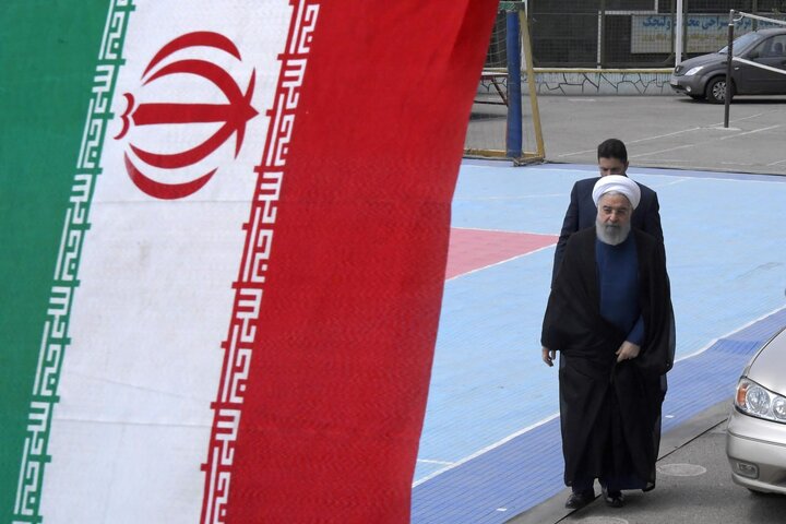 حسن روحانی به مسعود پزشکیان رای داد! + عکس