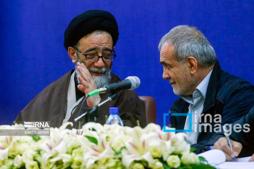 تصاویری از روزگار جوانی مسعود پزشکیان در کنار آیت الله هاشمی و سیدمحمد خاتمی /به یاد آیت الله آل هاشم