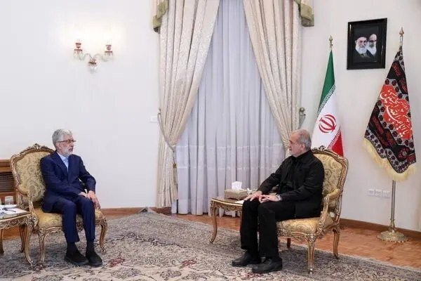 (عکس) دیدار حدادعادل و محمود علوی با پزشکیان رئیس جمهور منتخب