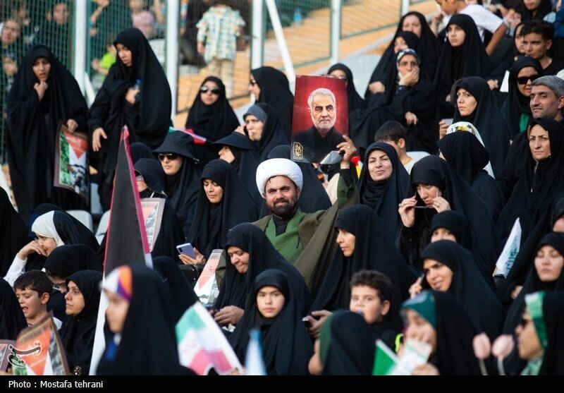 عکس هایی از حضور پرتعداد زنان و دختران در استادیوم آزادی /ماجرا چه بود؟