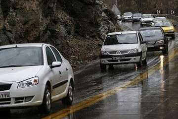 بارش عجیب باران در گرمای تابستان بندرعباس / فیلم