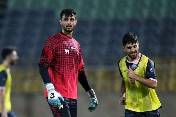 شوک جدید به هواداران پرسپولیس / دروازه‌بان پرسپولیس به استقلال می رود