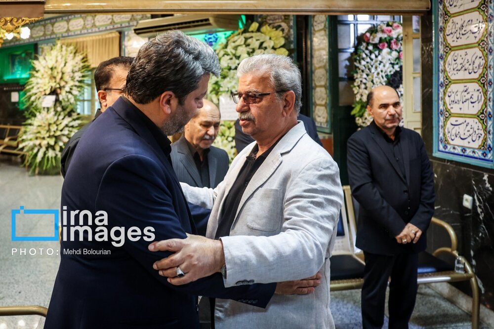 گزارش تصویری از مراسم ترحیم مادر محمد خزاعی