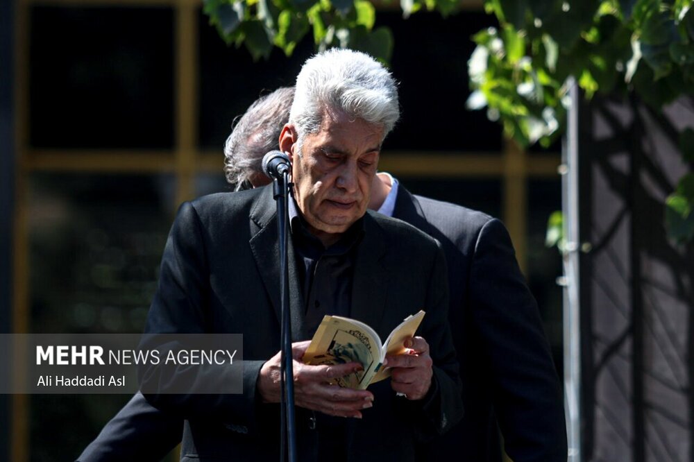 گزارش تصویری از خاکسپاری «محمد علی بهمنی» با حضور هنرمندان و چهره های مطرح