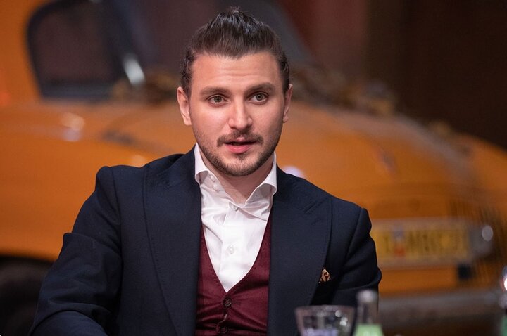 موتورسواری حرفه‌ای دارا حیایی در دل‌کوه