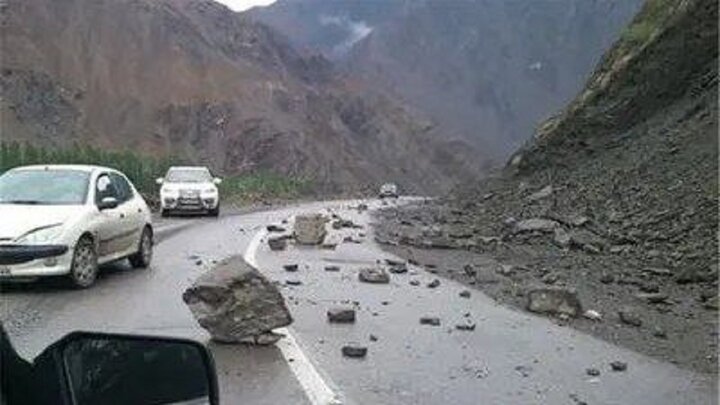 مرگ دلخراش یک هموطن درپی سقوط سنگ در جاده هراز