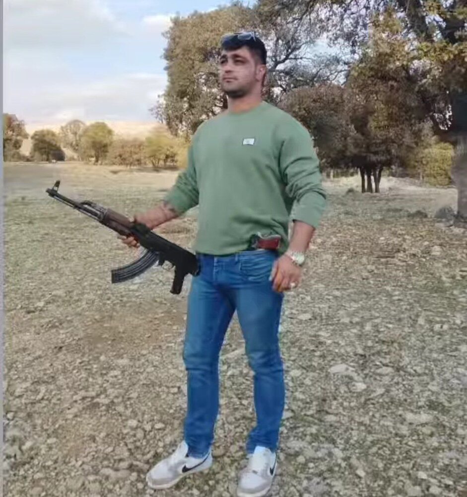 عکسی از قاتل دکتر یاسوجی که سر و صدا بهپا کرد