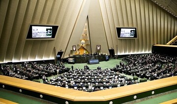 روزنامه جمهوری اسلامی: مردم به نمایندگانی که اهل شعارند و حقوق‌های نجومی می‌گیرند احتیاج ندارند