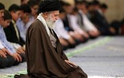 تحصن آیت‌الله خامنه‌ای در دانشگاه تهران + عکس