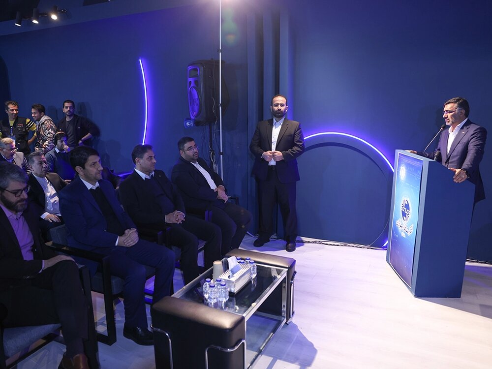 ایرانسل و مخابرات ایران تفاهمنامه همکاری فیبرنوری امضا کردند