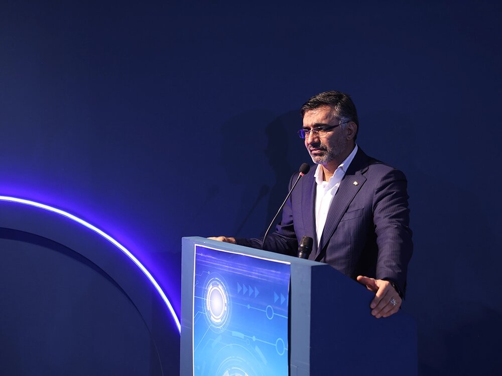 ایرانسل و مخابرات ایران تفاهمنامه همکاری فیبرنوری امضا کردند