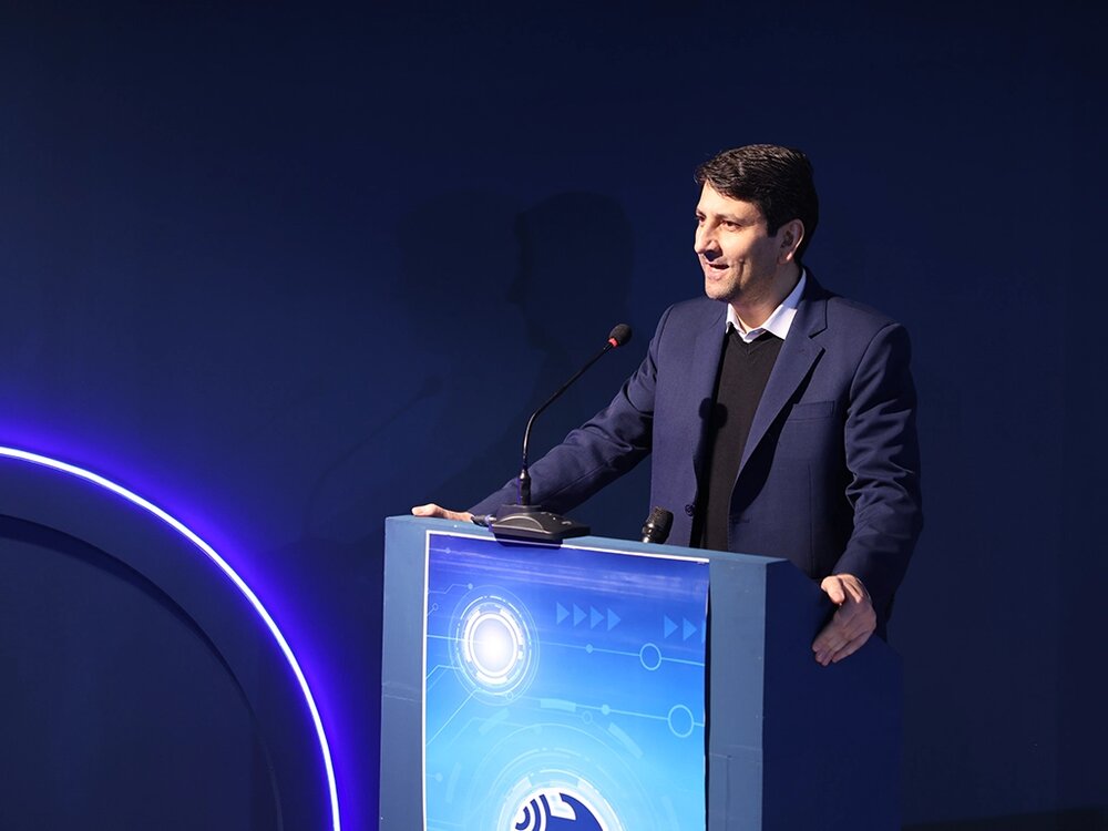 ایرانسل و مخابرات ایران تفاهمنامه همکاری فیبرنوری امضا کردند