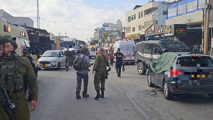 اسرائیل:  ۷ نفر از سرنشینان یک اتوبوس هدف گلوله قرار گرفتند/ حال یکی از آن‌ها وخیم است