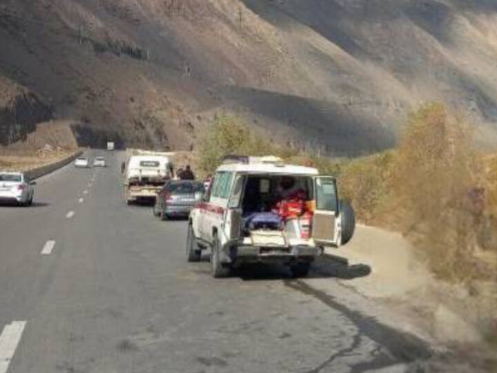 مجروح شدن ۸ هموطن درپی تصادف دو خودروی سواری پژو ۲۰۶ با جک در جاده هراز