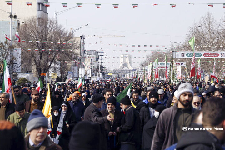 تیپ متفاوت سردار قاآنی در راهپیمایی ۲۲ بهمن /+ فیلم