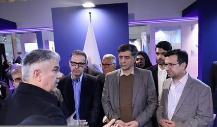 معاون درمان وزارت بهداشت از نمایشگاه گردشگری سلامت بازدید کرد
