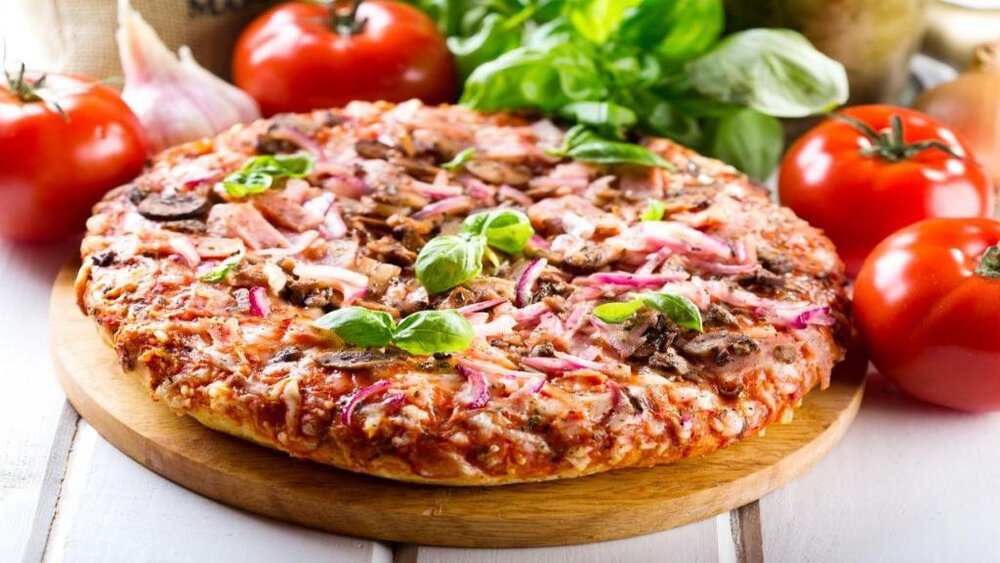ترکیبی از طعمهای دلچسب قارچ و گوشت در پیتزا