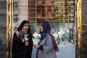 رکورد زنی قیمت دلار و طلا در بازار / دلار در آستانه سه رقمی شدن