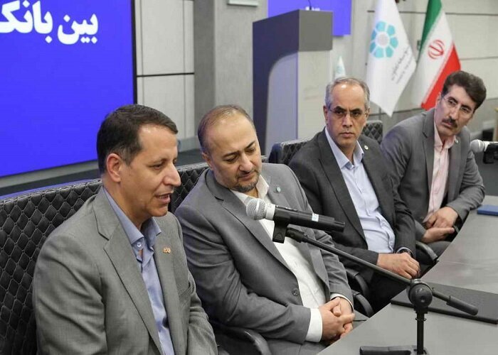 امضای تفاهمنامه همکاری بانک توسعه تعاون و گروه صنعتی بارز