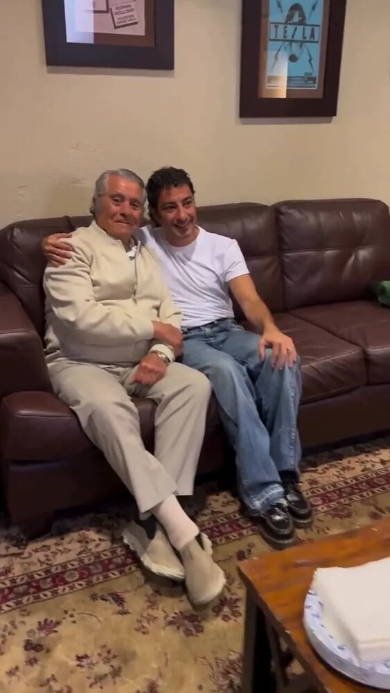 دیدار نوید محمدزاده با بهروز وثوقی جنجالی شد / عکس